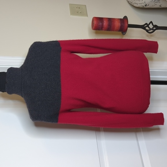 Lord & Taylor 100% Cashmere Red Gray Classic Turtleneck Sweater S - Picture 7 of 10
